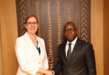 Sénégal : le ministre Moustapha Guirassy et l’ambassade américaine lancent la phase 3 du projet Sukaabe Janngo pour nourrir 135 000 élèves en Casamance